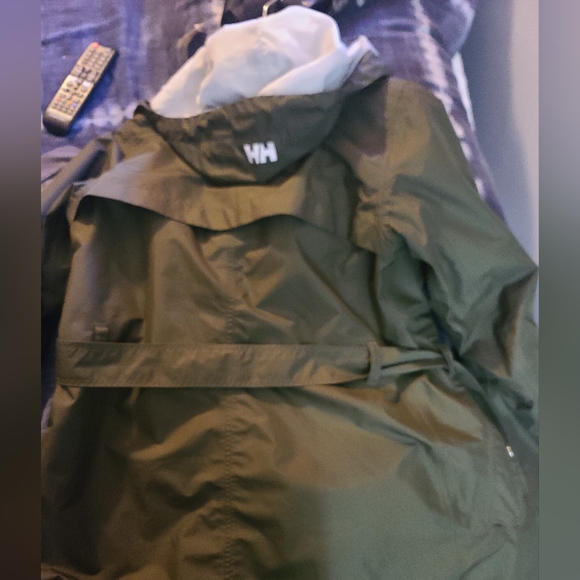 Helly Hansen Women's Lyness II CoatFEATURES of the Helly Hansen Women's Lyness - Picture 2 of 3